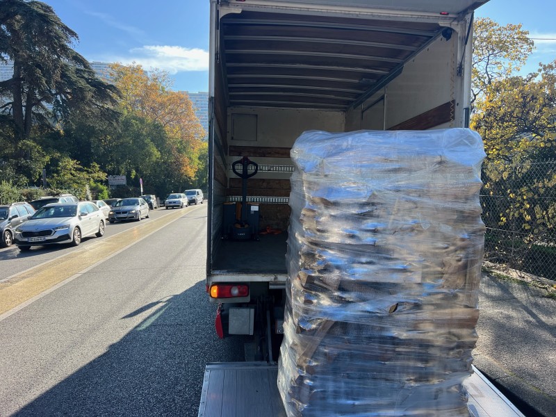 Livraison à domicile de bois de chauffage à Marseille 9ème arrondissement