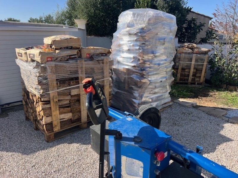 Bois Premium séché par étuvation , conditionné sur palette pour une combustion optimale