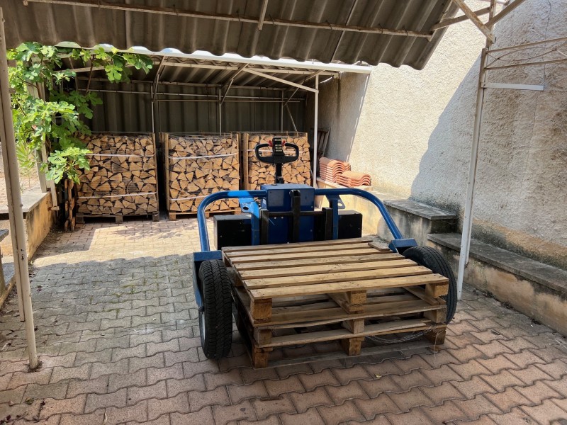 Bois de chauffage sec rangé sur palette livré à Belcodène, Fuveau et Gréasque