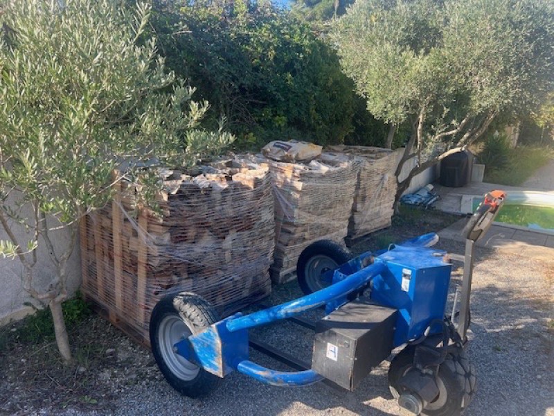 Bois de chauffage en vrac ou Bois de chauffage rangé sur palette, quelle est la meilleure solution ?