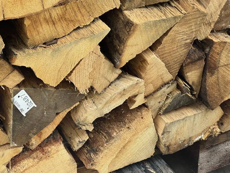 Comment être sûr pour des restaurants spécialisés dans la cuisson au feu de bois ou pour une pizzeria de brûler du bois bien sec et comment le stocker ?