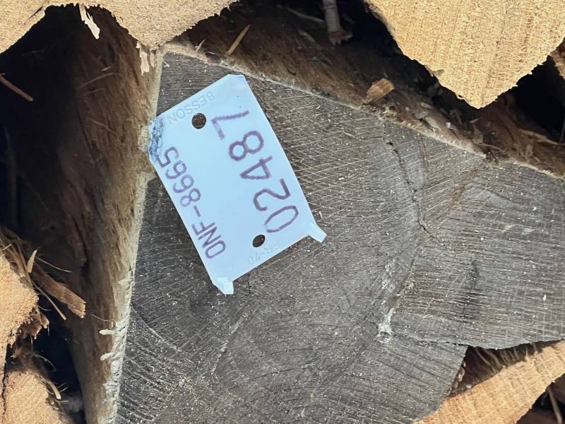 Livraison de bois sec de qualité certifiée à Simiane Collongue 