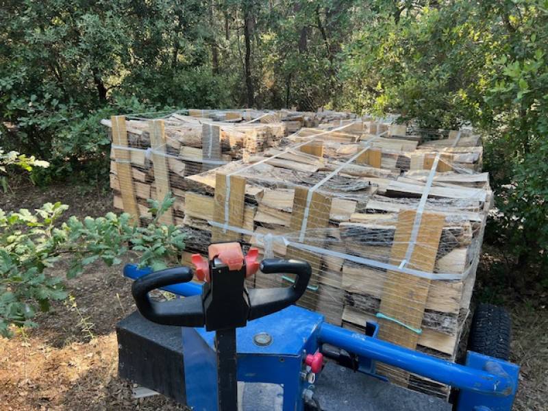 Bois de chauffage sec livré à Peynier