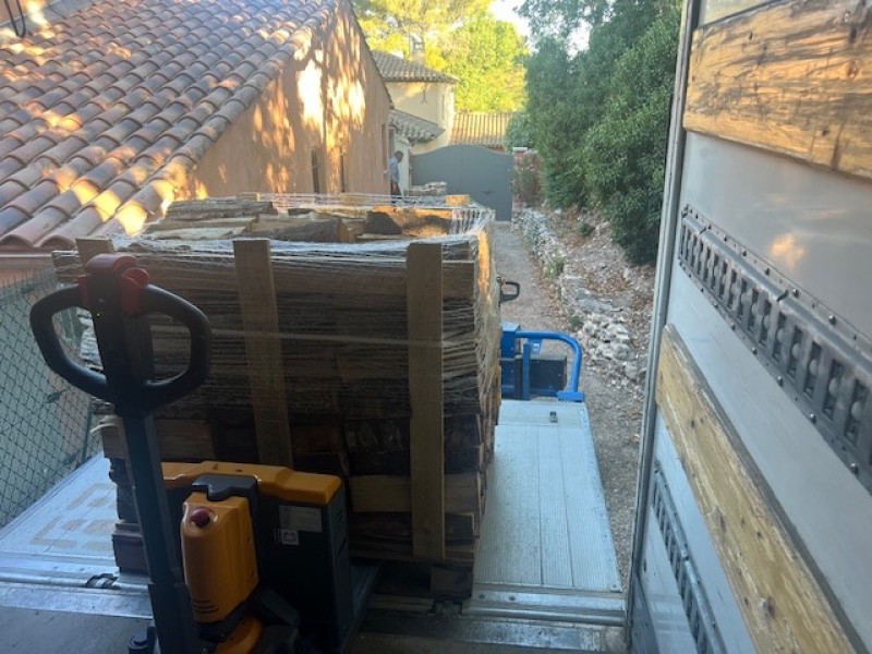 Faites vous livré du bois de chauffage à Bouc bel Air, Luynes et Septèmes. Bois sec rangé sur palette