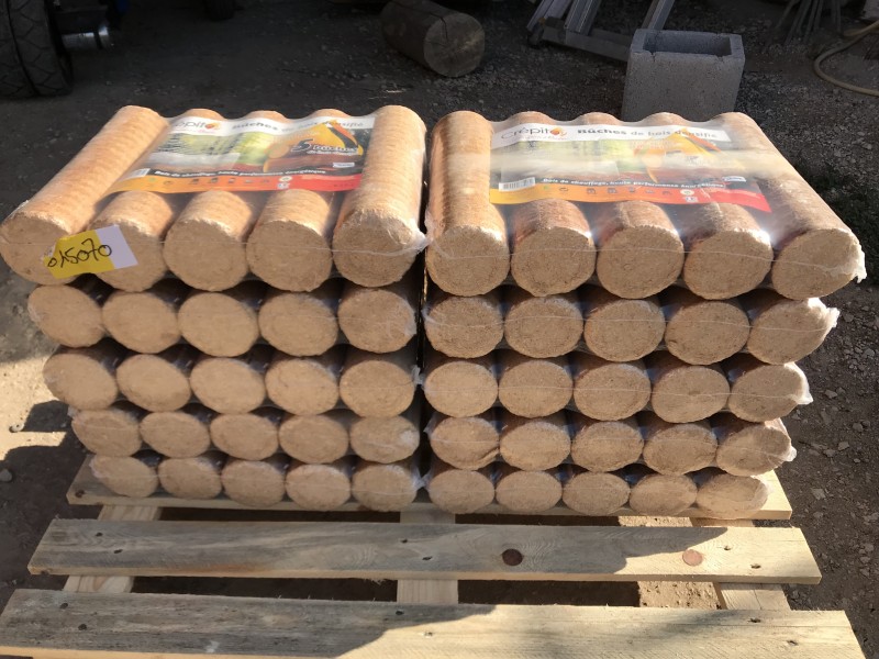 Bois de chauffage à La Ciotat et Ceyreste (13600) – Livraison de Pellets pour poêles à granulés et bûches compressées écologiques