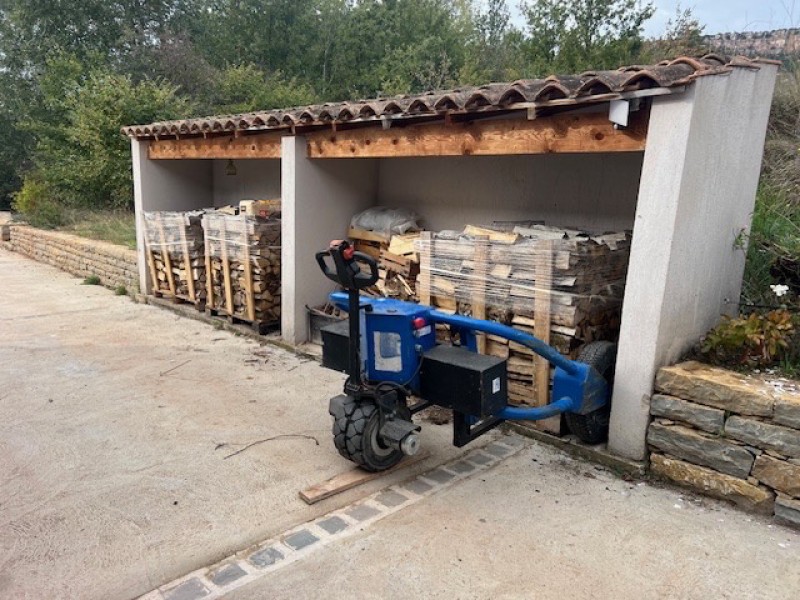 Livraison à domicile de bois de chauffage sur palette à Ventabren