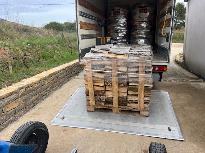Bois de chauffage sur palette à Ventabren